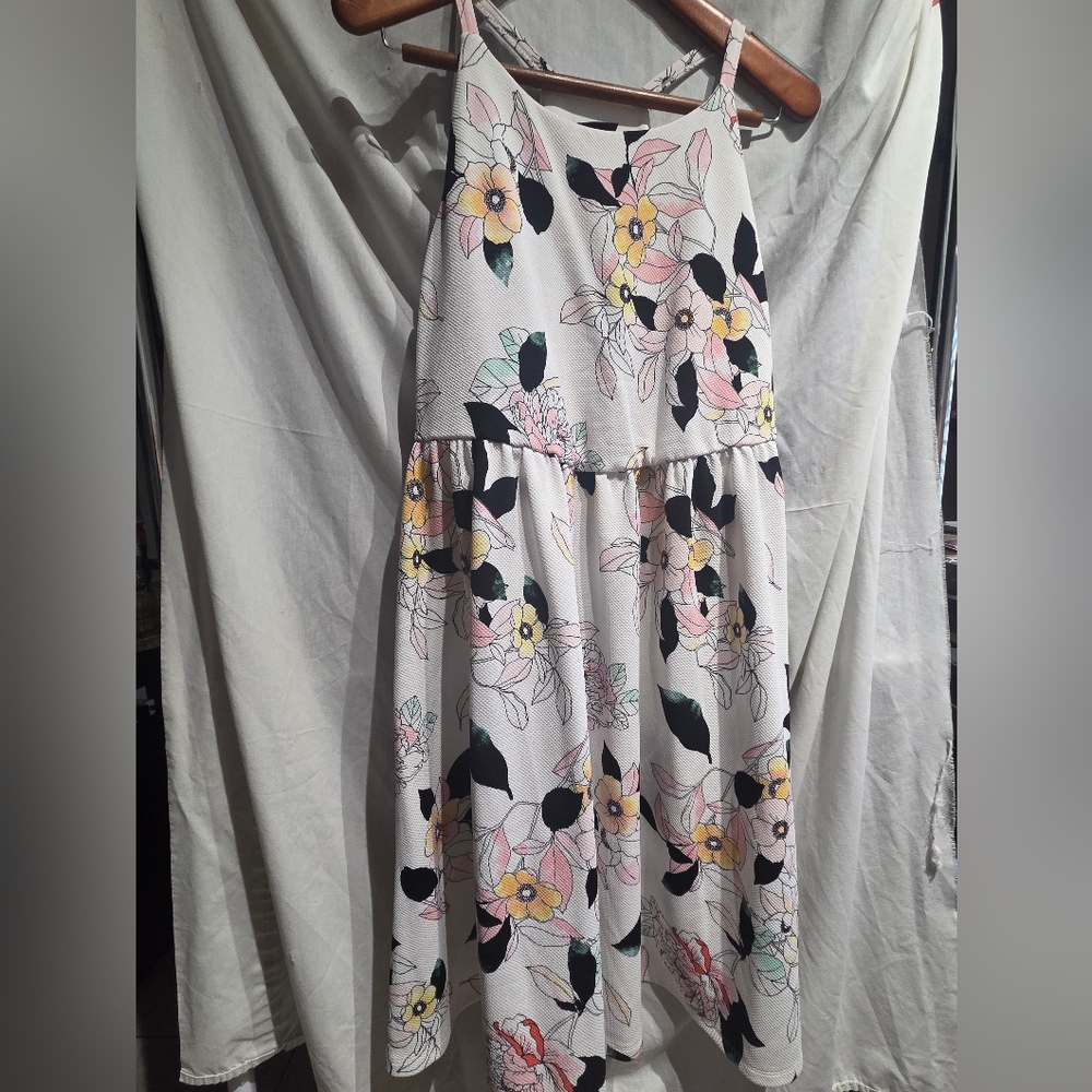Floral Dress in White and Pink